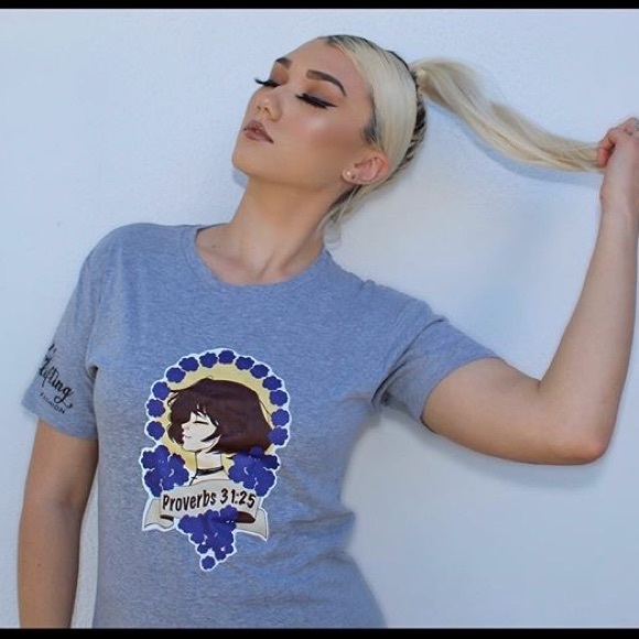 Proverbs 31:25 Grey Crew Neck Graphic Tee - Picture 4 of 4